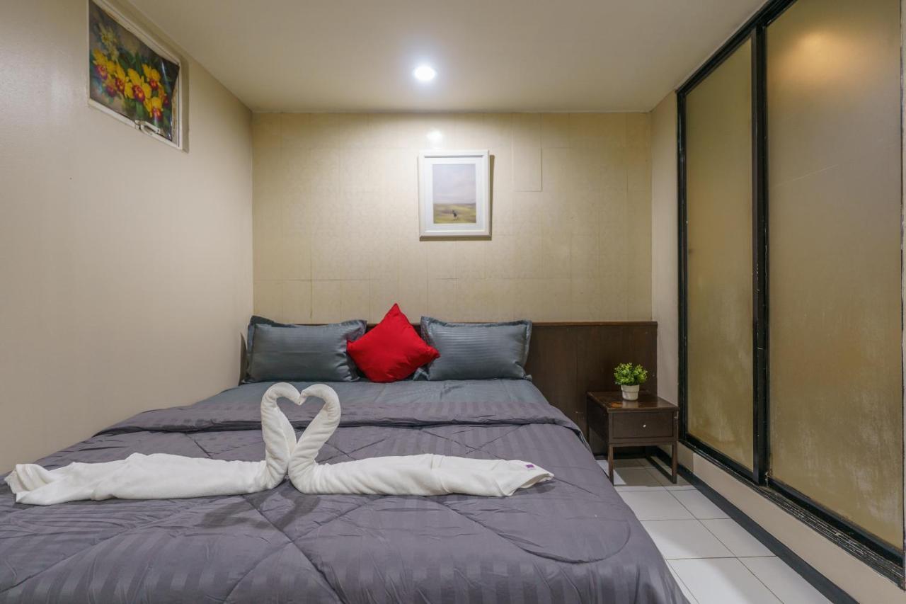 Cheqinn Bed Sukhumvit 4 Nana Plaza Бангкок Экстерьер фото
