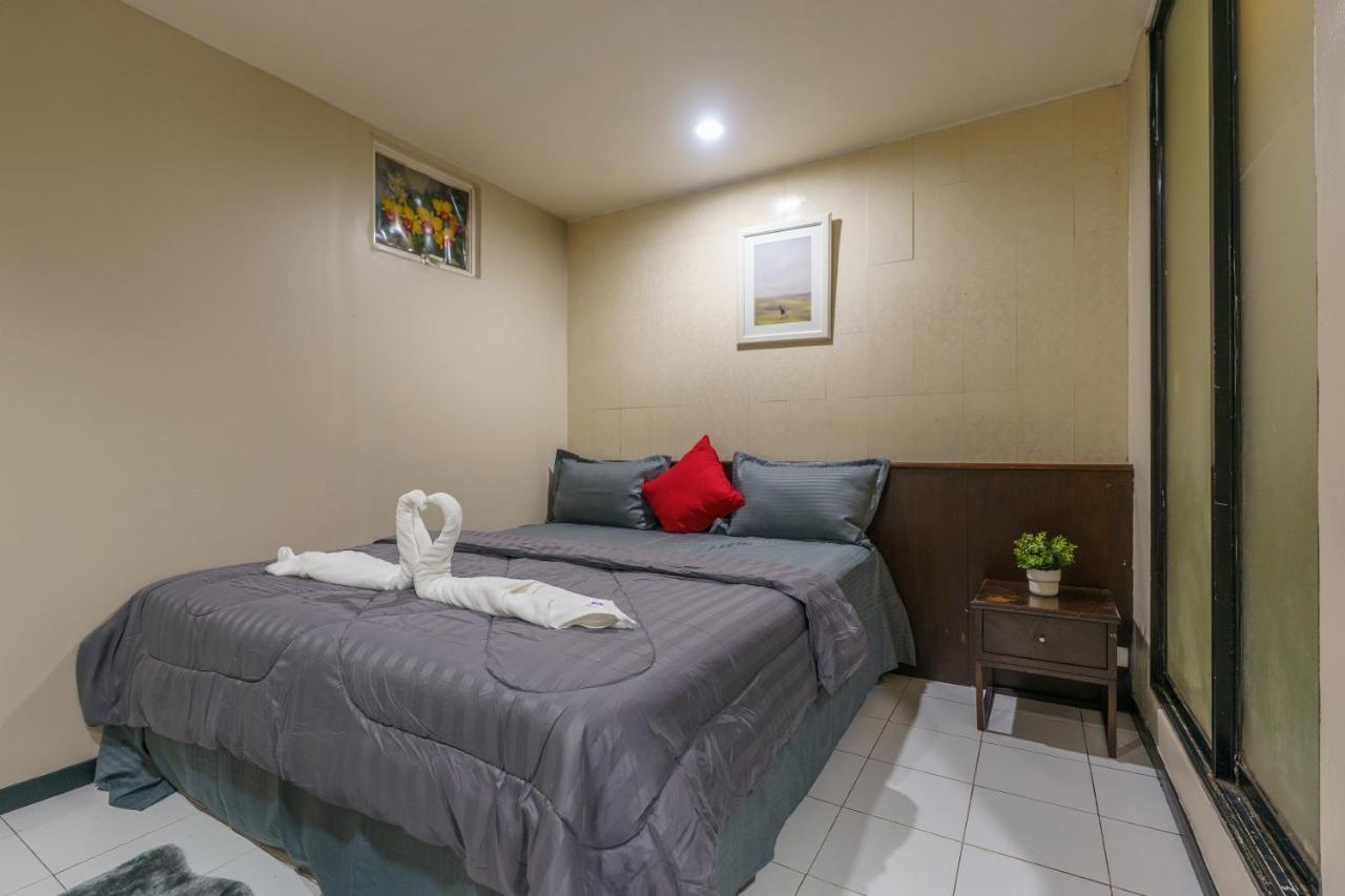 Cheqinn Bed Sukhumvit 4 Nana Plaza Бангкок Экстерьер фото