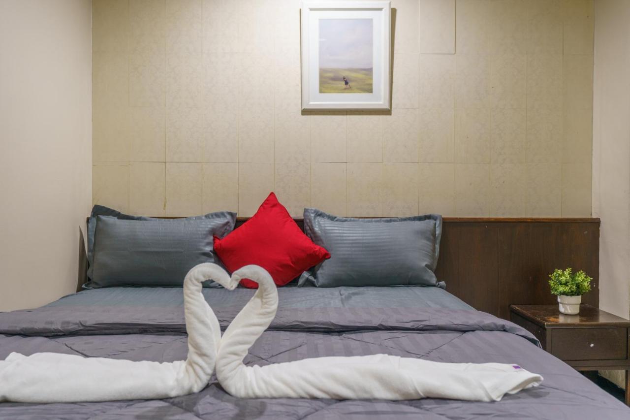 Cheqinn Bed Sukhumvit 4 Nana Plaza Бангкок Экстерьер фото
