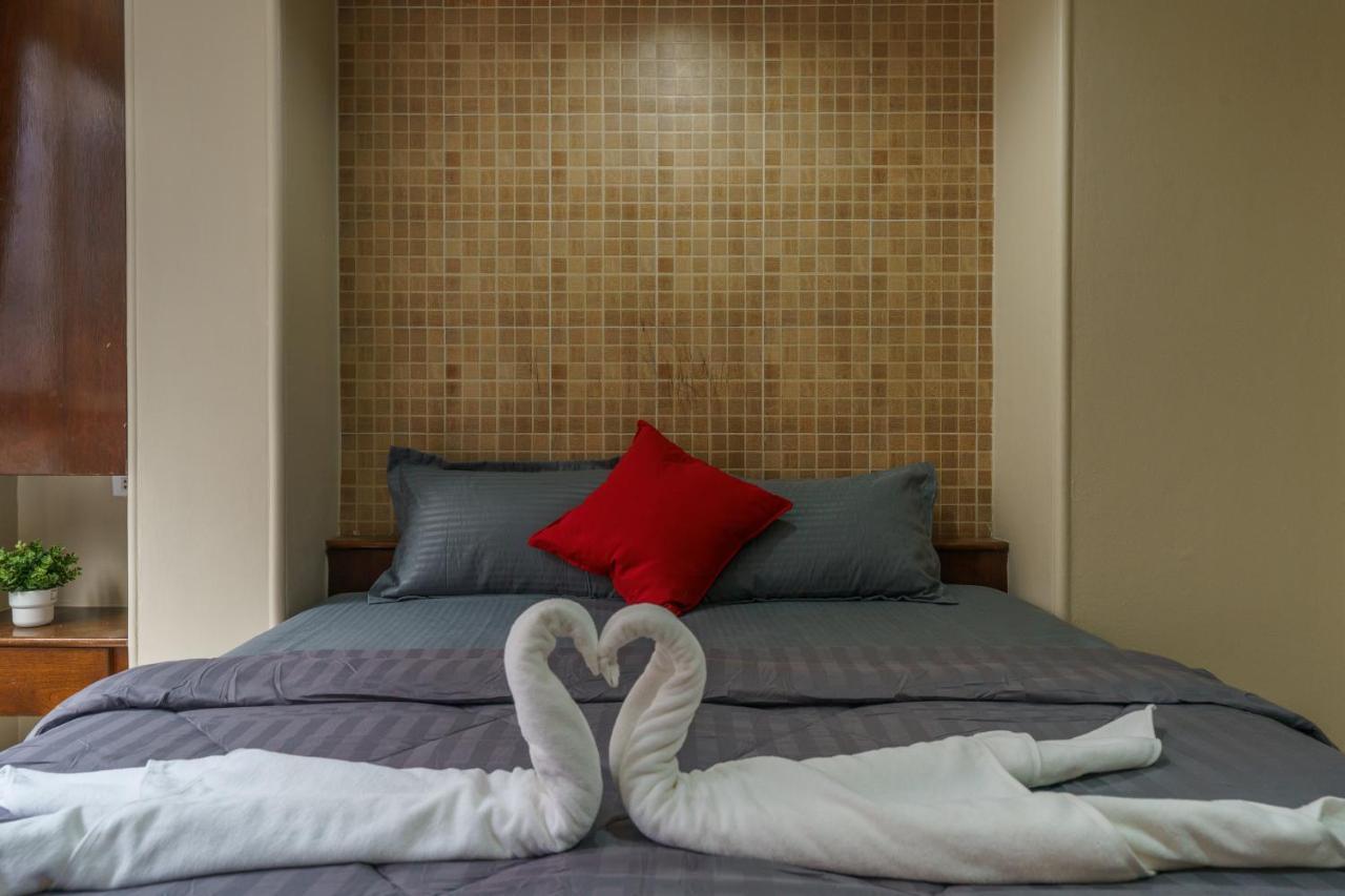 Cheqinn Bed Sukhumvit 4 Nana Plaza Бангкок Экстерьер фото