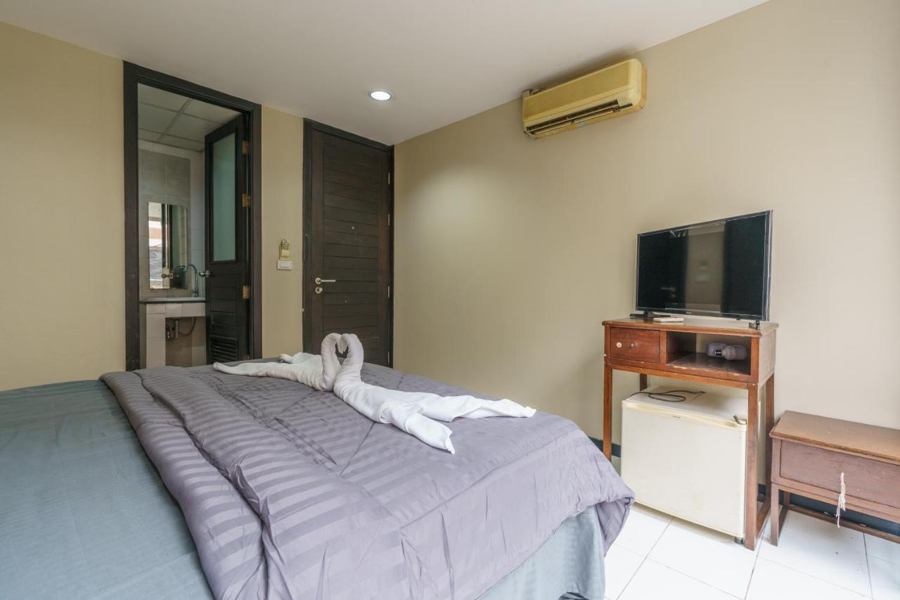 Cheqinn Bed Sukhumvit 4 Nana Plaza Бангкок Экстерьер фото