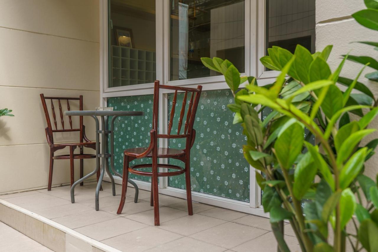 Cheqinn Bed Sukhumvit 4 Nana Plaza Бангкок Экстерьер фото
